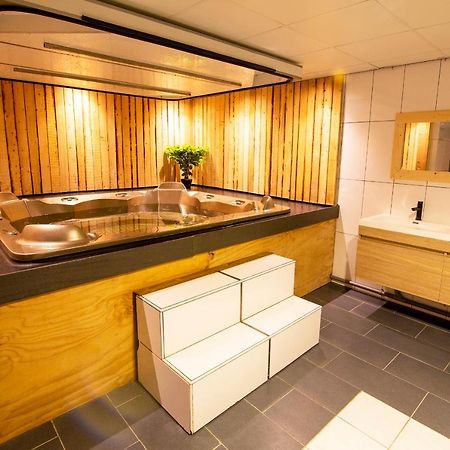 Luxus Familienvilla Mit Jacuzzi & Sauna Tzummarum ภายนอก รูปภาพ