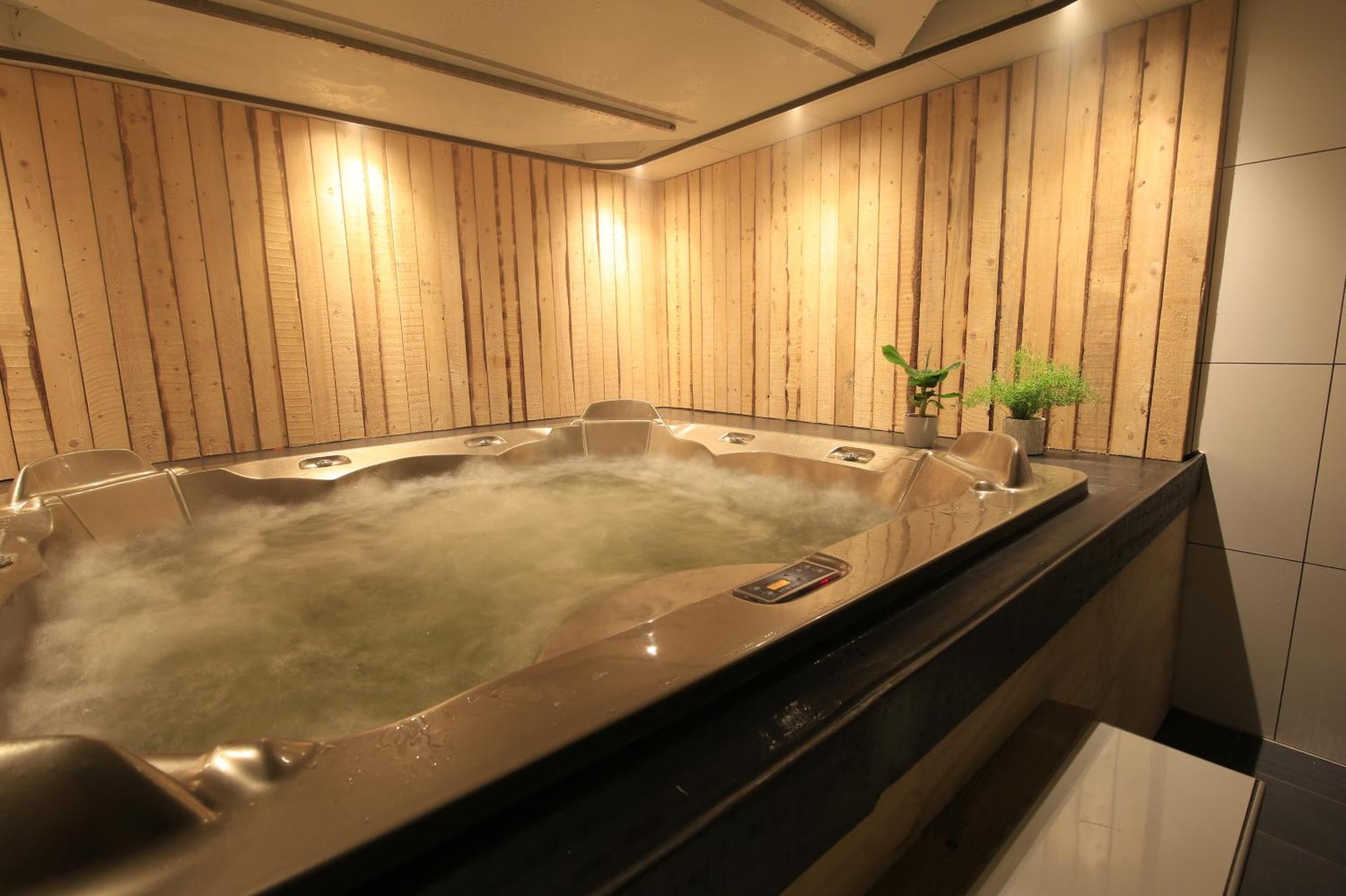 Luxus Familienvilla Mit Jacuzzi & Sauna Tzummarum ภายนอก รูปภาพ