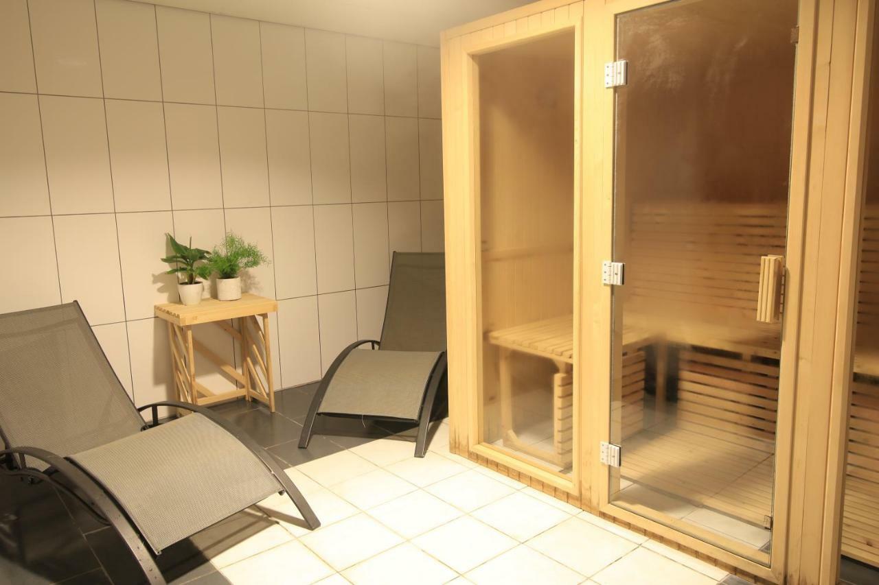 Luxus Familienvilla Mit Jacuzzi & Sauna Tzummarum ภายนอก รูปภาพ