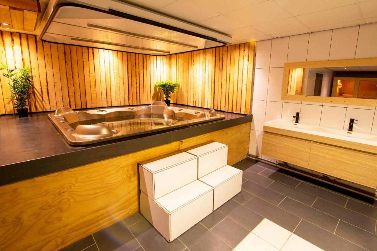 Luxus Familienvilla Mit Jacuzzi & Sauna Tzummarum ภายนอก รูปภาพ