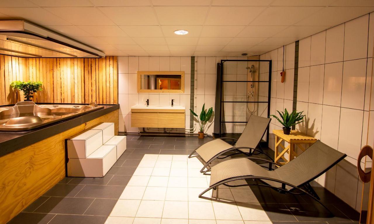 Luxus Familienvilla Mit Jacuzzi & Sauna Tzummarum ภายนอก รูปภาพ