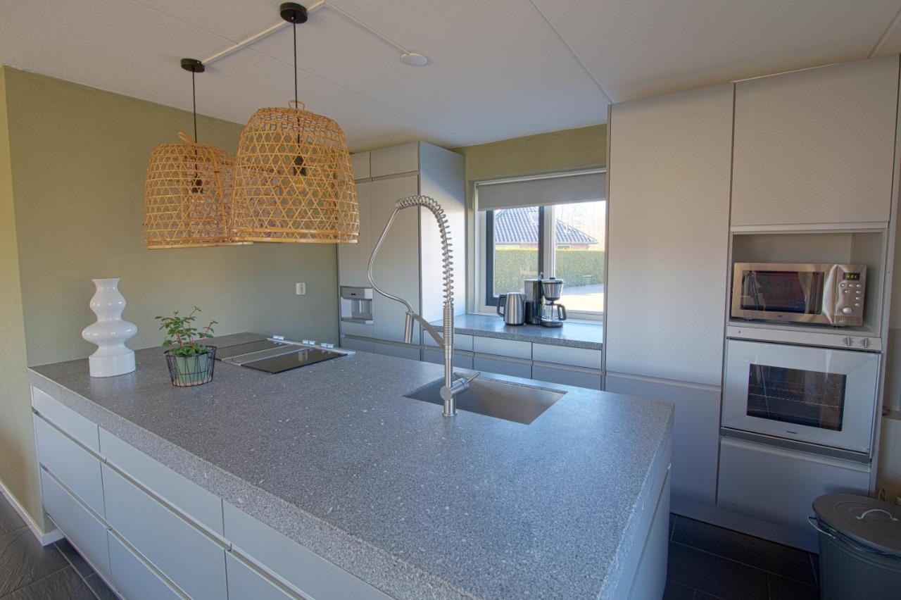 Luxus Familienvilla Mit Jacuzzi & Sauna Tzummarum ภายนอก รูปภาพ